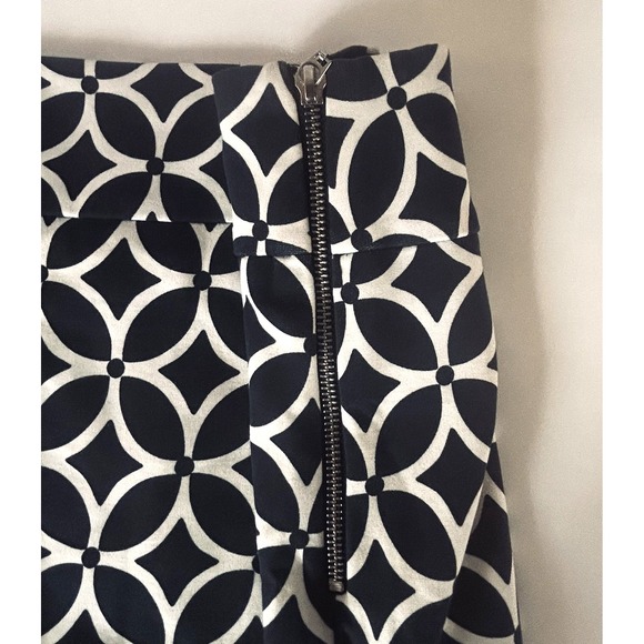 Banana Republic Dresses & Skirts - BANANA REPUBLIC Geometric Navy & White Stretch Midi Pencil Skirt Size 12